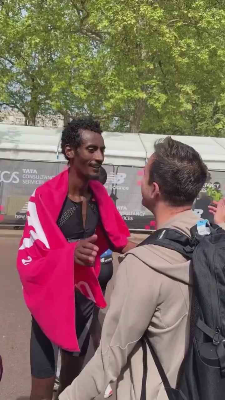 Yomif Kejelcha po maratonie